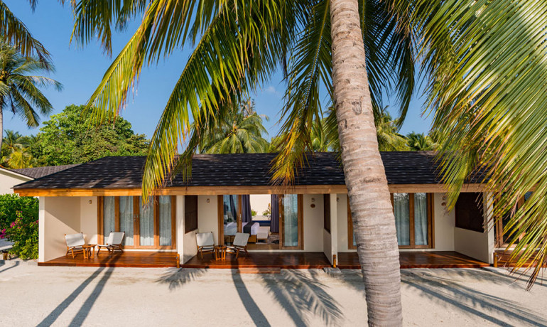 A glimpse at the Luxurious Villas at FIYAVALHU MALDIVES for your Island Castaway Experience.