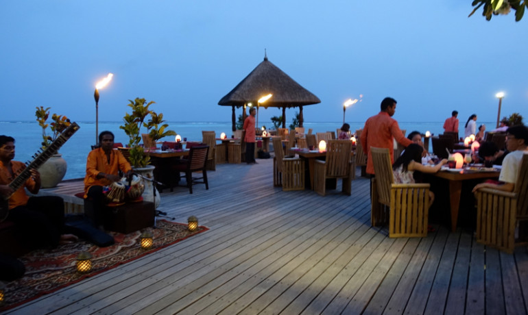 Baraabaru and Reef Club: The Shining Stars of Four Seasons Resort Maldives at Kuda Huraa