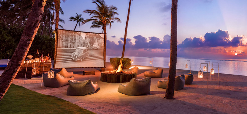 Luxury-Holiday-Maldives-Packages-One-and-Only-Reethi-Rah-Maldives-cinema-on-the-beach-