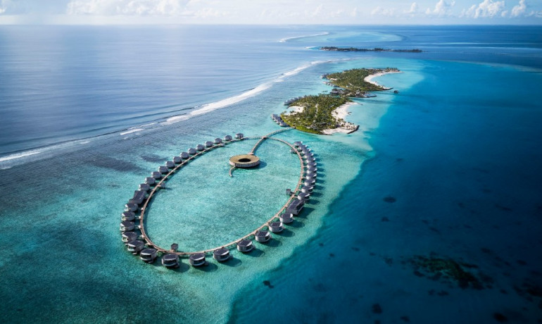 The Ritz-Carlton Maldives : Maldives' One of a Kind Wonder