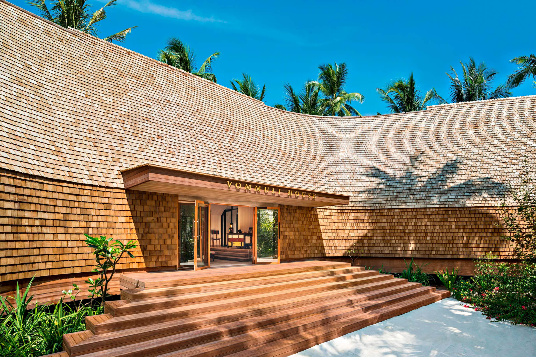 069-The-St.-Regis-Maldives-Vommuli-Luxury-Resort-Dhaalu-Atoll-Maldives-Vommuli-House-Entrance